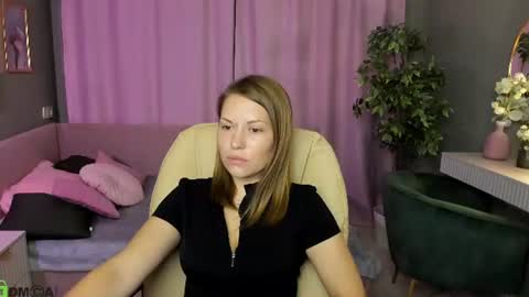 Snapshot of kira_miragee chatting on July 21, 2026, 12:46 am Kira online show from July 21, 2026, 12:46 am