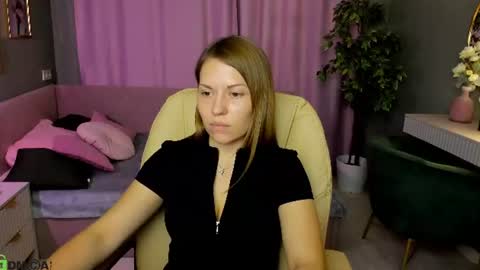 Snapshot of kira_miragee chatting on July 24, 2026, 1:03 am Kira online show from July 24, 2026, 1:03 am
