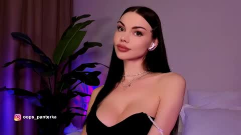Kira and friends online show from May 3, 2026, 7:31 pm