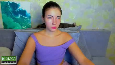 Kira  online show from November 29, 2025, 7:28 pm