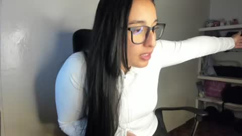 kira stormm58 online show from June 10, 2026, 12:22 am