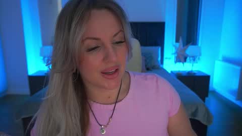 Snapshot of kiracandys chatting on February 3, 2026, 10:15 pm Kira online show from February 3, 2026, 10:15 pm