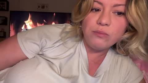 Snapshot of kiradivine chatting on November 29, 2025, 2:31 pm KiraDivine online show from November 29, 2025, 2:31 pm