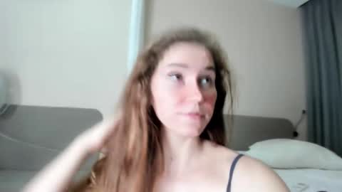 Snapshot of kiraempire chatting on November 4, 2025, 3:33 pm love you online show from November 4, 2025, 3:33 pm