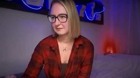 KiraFatex online show from December 20, 2025, 3:52 pm