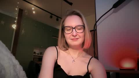 KiraFatex online show from December 21, 2025, 7:32 pm