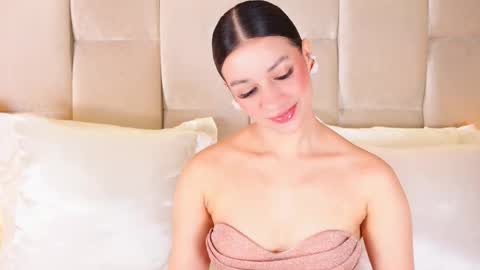 kira online show from December 13, 2025, 11:21 pm