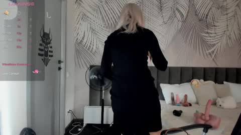 Kira online show from March 3, 2026, 2:07 am