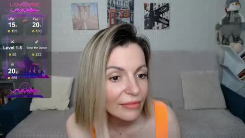 kiramartins cat online show from December 6, 2024, 5:00 pm