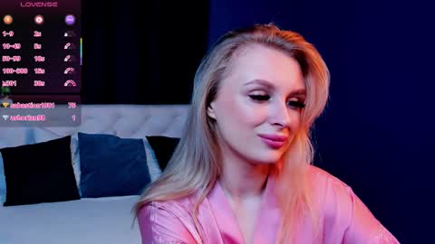 Kira online show from February 17, 2026, 9:43 pm