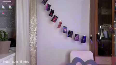 Kira cute online show from December 16, 2025, 8:47 pm