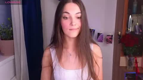 Kira cute online show from June 10, 2026, 7:46 pm