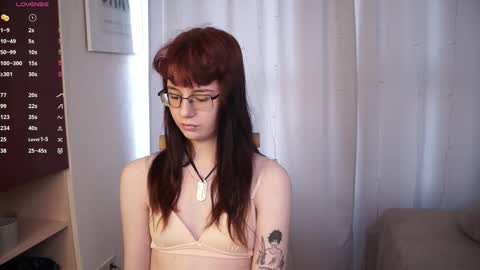 Kira online show from September 18, 2025, 4:14 am