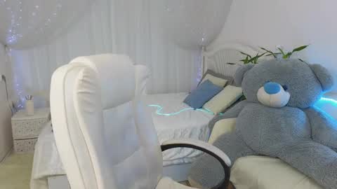 Snapshot of kireev_ chatting on March 7, 2025, 10:13 am online show from March 7, 2025, 10:13 am