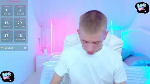 Snapshot of kireev_ chatting on October 5, 2025, 9:18 am online show from October 5, 2025, 9:18 am