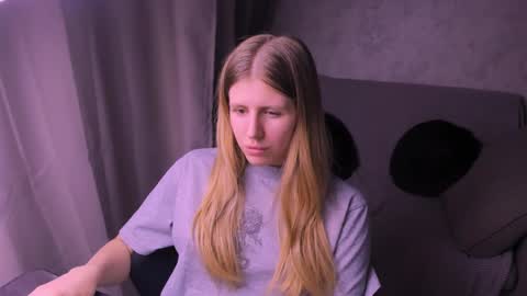 Kira online show from March 12, 2025, 11:01 pm