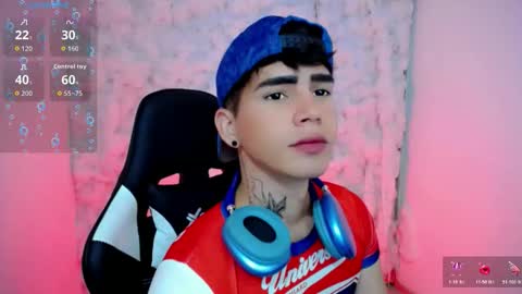 Snapshot of kiss_whitee chatting on November 10, 2025, 7:46 pm kiss_whitee online show from November 10, 2025, 7:46 pm