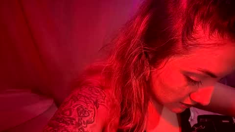 Snapshot of kissahsins chatting on December 23, 2024, 8:33 am Kissah Kreampuff online show from December 23, 2024, 8:33 am