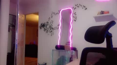 Snapshot of kissahsins chatting on October 13, 2025, 6:46 am Kissah Kreampuff online show from October 13, 2025, 6:46 am