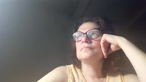 kissandvibe online show from April 25, 2026, 7:00 pm