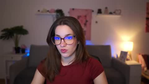 Sisi online show from February 16, 2026, 2:13 pm