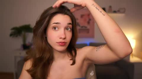 Sisi online show from April 20, 2026, 1:14 pm