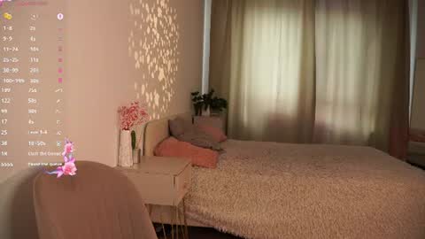 Lola online show from July 24, 2026, 9:40 am