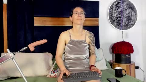 Kissing Company online show from June 9, 2026, 4:35 am