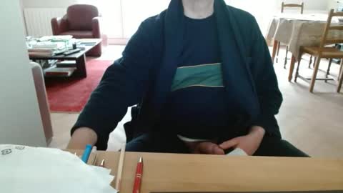 kisslog1 online show from April 10, 2026, 3:50 pm