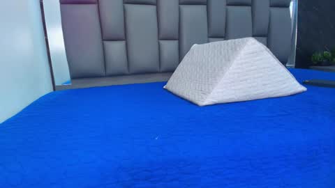 Snapshot of kissme_luna chatting on February 28, 2026, 7:04 pm BELLA FLAME online show from February 28, 2026, 7:04 pm