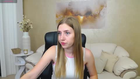 kissme_now online show from September 19, 2025, 11:33 am