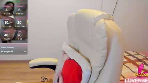 kisssnicol online show from February 11, 2026, 5:07 pm