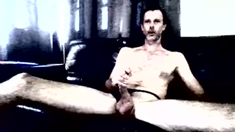 kit_walker101 online show from April 9, 2026, 4:12 am