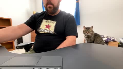 Snapshot of kitanko chatting on October 4, 2025, 9:13 pm Hunter online show from October 4, 2025, 9:13 pm