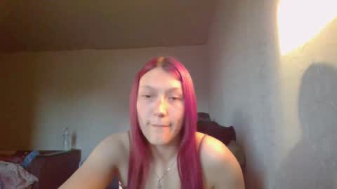 Snapshot of kiti_kitiss chatting on May 3, 2026, 4:35 pm kiti_kitiss online show from May 3, 2026, 4:35 pm