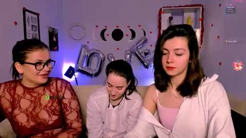 kitniss online show from February 14, 2026, 8:27 pm