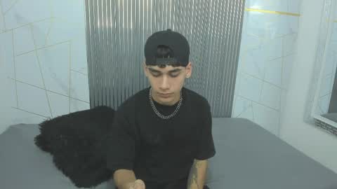 Snapshot of kitsune_44 chatting on April 4, 2026, 7:22 pm kitsune_44 online show from April 4, 2026, 7:22 pm