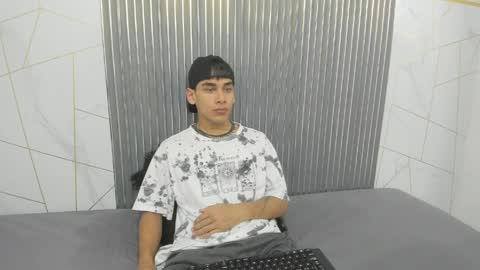 Snapshot of kitsune_44 chatting on April 6, 2026, 7:26 pm kitsune_44 online show from April 6, 2026, 7:26 pm