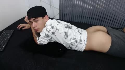 Snapshot of kitsune_44 chatting on April 17, 2026, 7:28 pm kitsune_44 online show from April 17, 2026, 7:28 pm