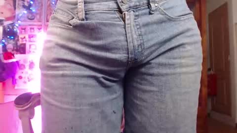 Ari Keimiwrights  online show from December 3, 2024, 2:47 am