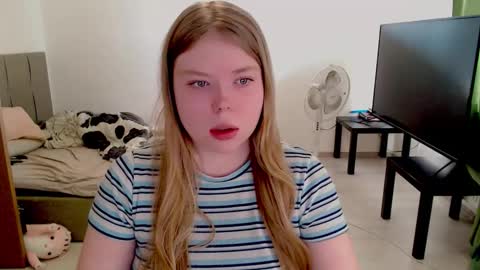 Jennyblonde and Emmabrunette online show from October 1, 2025, 11:27 am