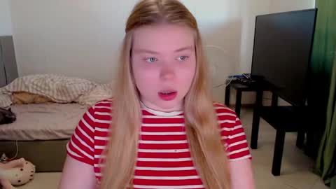 Jennyblonde and Emmabrunette online show from June 7, 2026, 5:16 pm
