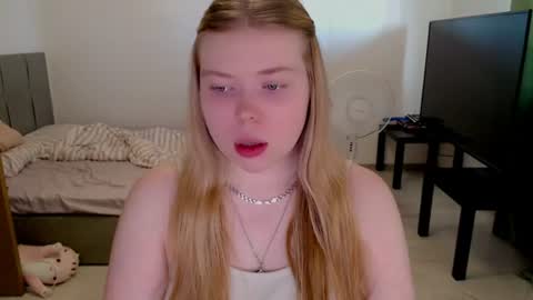 Jennyblonde and Emmabrunette online show from June 10, 2026, 3:55 pm
