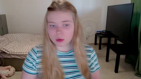 Jennyblonde and Emmabrunette online show from June 15, 2026, 5:48 pm