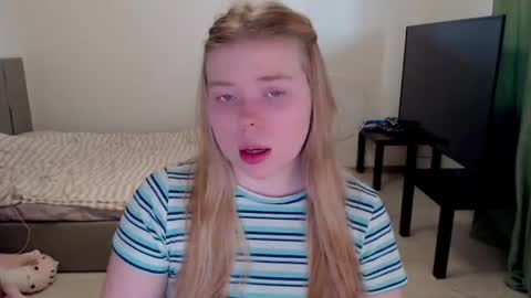 Jennyblonde and Emmabrunette online show from June 16, 2026, 4:09 pm