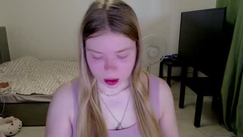 Jennyblonde and Emmabrunette online show from July 15, 2026, 6:02 pm
