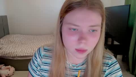 Jennyblonde and Emmabrunette online show from July 18, 2026, 5:17 pm
