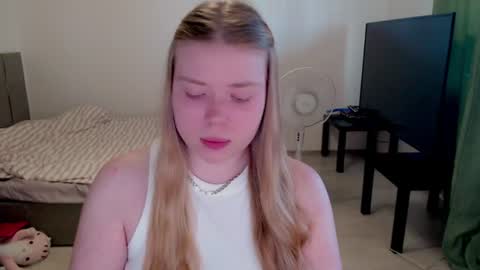 Jennyblonde and Emmabrunette online show from July 24, 2026, 3:43 pm