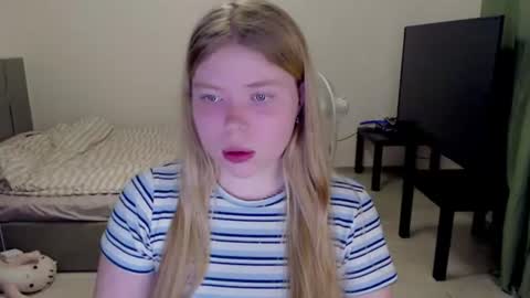 Jennyblonde and Emmabrunette online show from August 4, 2026, 7:05 pm