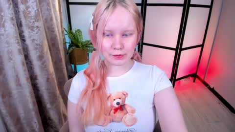 Snapshot of kittenxoann chatting on April 18, 2026, 5:39 pm kittenxoann online show from April 18, 2026, 5:39 pm